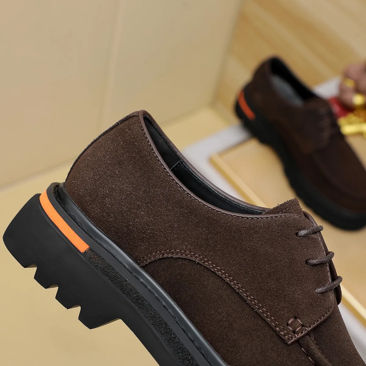Men's shoes 💰660 💰 Louis Vuitton LV ® Autumn and Winter 🆕 models 🔛Full shoe counter First layer cowhide, 🐂Leather lined casual shoes for men, super soft outsole, essential for driving. Counter synchronization Original first layer cowhide Completely 1:1 mold customization 🌹Top version, 2 colors available! Number: 38-45 (37.46. Customized)